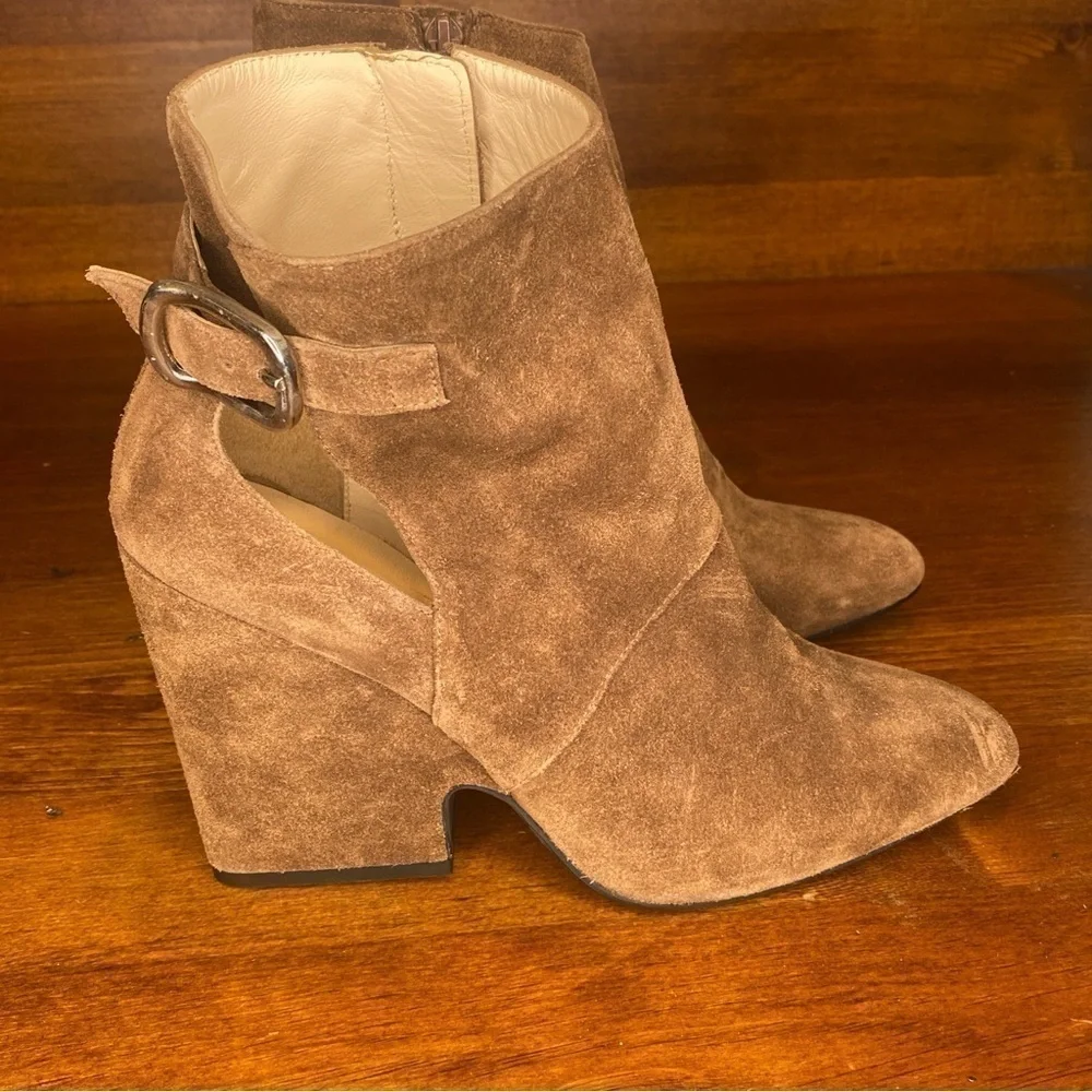 Sacha London Tan Beige Suede Ankle Booties w buckle Womens EU 41 US 10.5